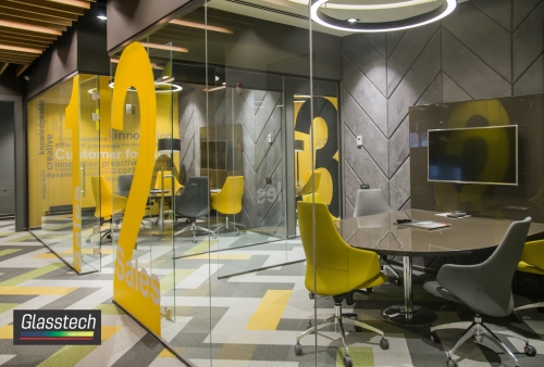 şeffaf temperli şüşe arakesme