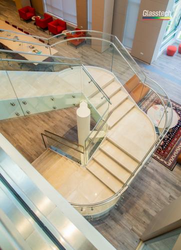 Radiuslu bükümlü əyri pilləkan meheccer shusheler