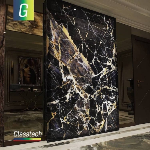 Oniks teksturalı şüşə divar panosu