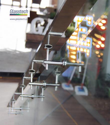 Paslanmayan qollar ş&uuml;şə məhəccərlər