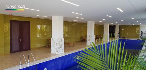 şüşə divar üzləmədə istifadə olunan şüşələr dekorativ seriya glasstech suseleri istifadə olunmusdur