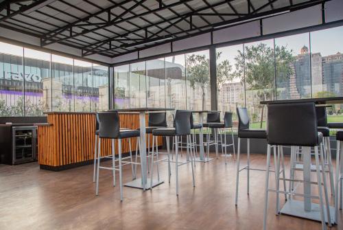 Milli Gimnastika Arenasında Gimnastika üzrə dünya çempionatı ərəfəsində Glasstech tərəfindən quraşıdırılan şüşəli qış baxçası