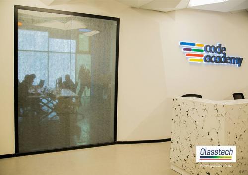 Dekorativ parça şüşə ofis arakəsmələri