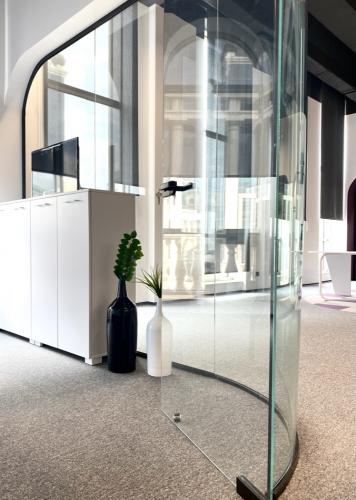 rengli radiuslu bukmə şüşə