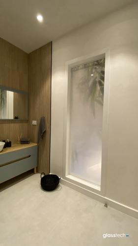 avtomat şüşə yataq otaq