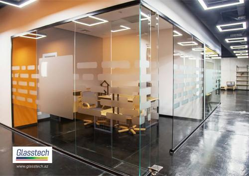 Şüşə ofis arakəsmələri
