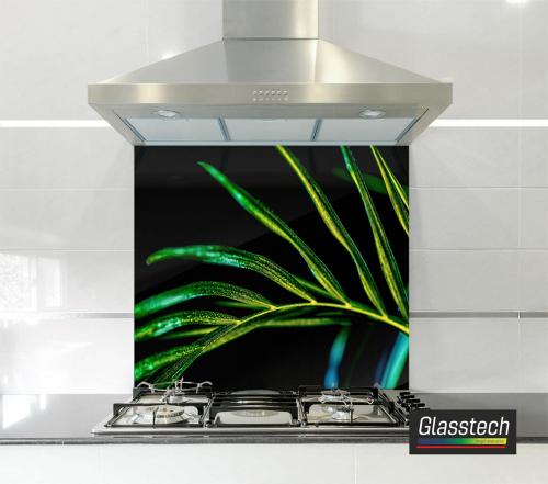 şüşə fartuk müxtəlif bitkilərlə