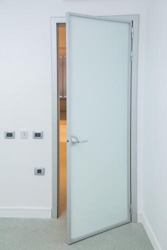 hope qol şüşə qapı stom klinika