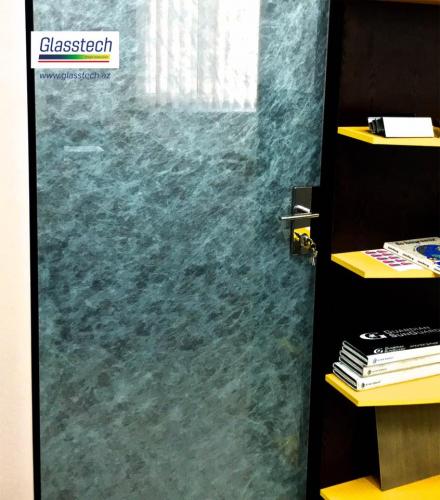 Parça şüşə hər bir interyerə uyğun olaraq dizaynerlər tərəfindən tez-tez istifadə olunan dizayn alətidir